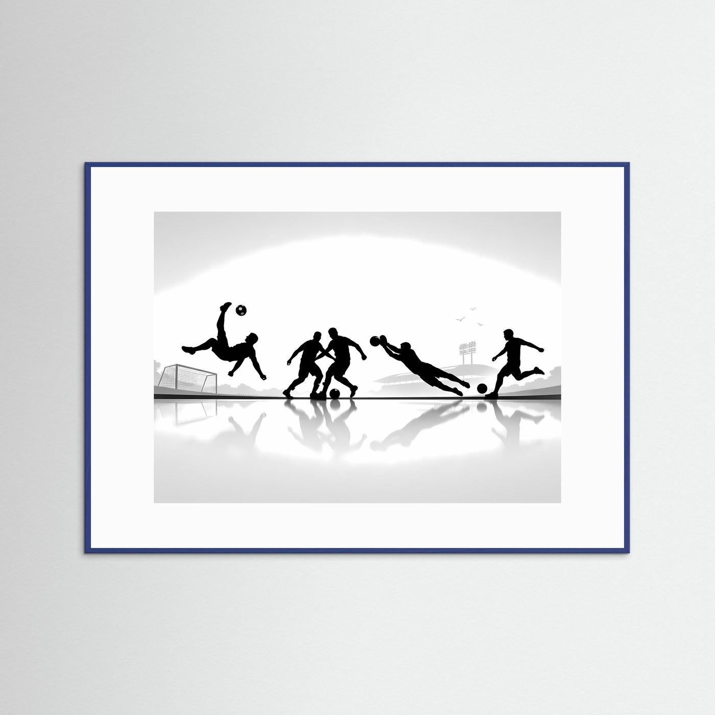 Panorama-Sportposter mit schwarzweißen Fußballer-Silhouetten im Action-Motiv, blauer Rahmen