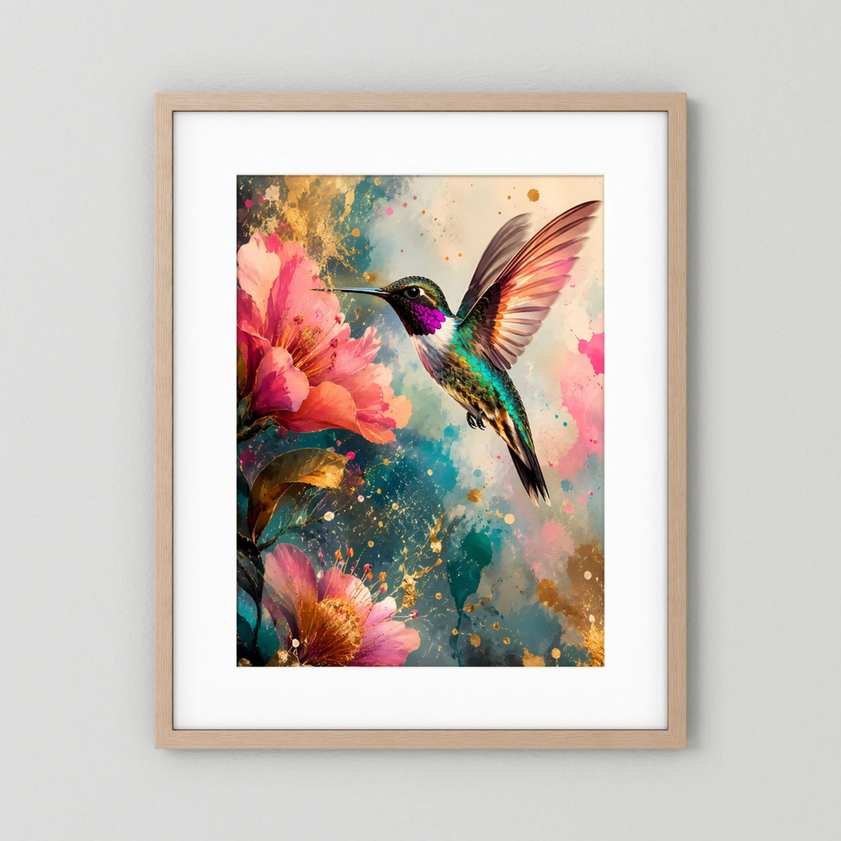 Gerahmtes Kunstposter mit Kolibri und rosa Blüten, Goldakzente, heller Holzrahmen