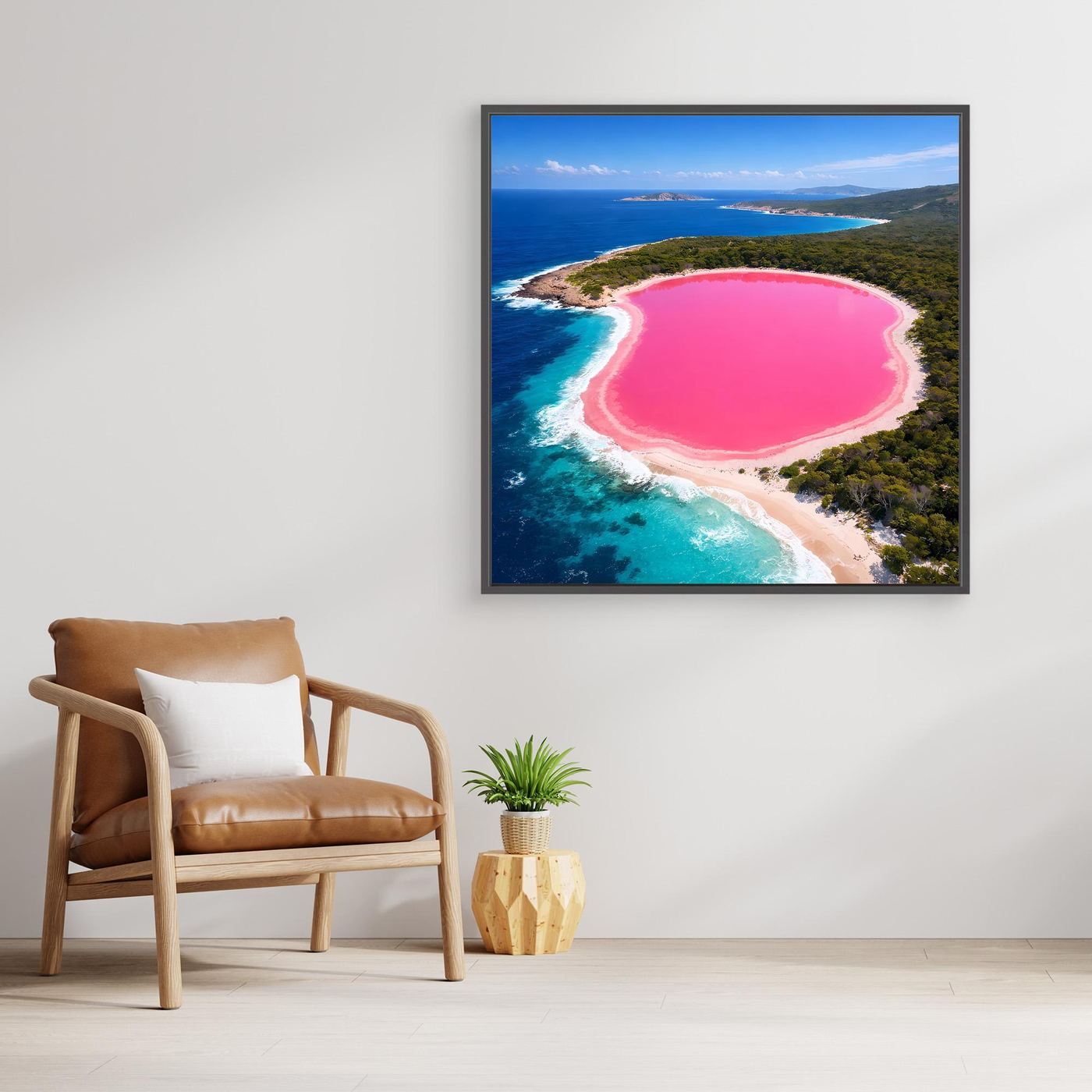 Leinwandbild mit Rahmen: rosafarbener See nahe der Küste und türkisblaues Meer