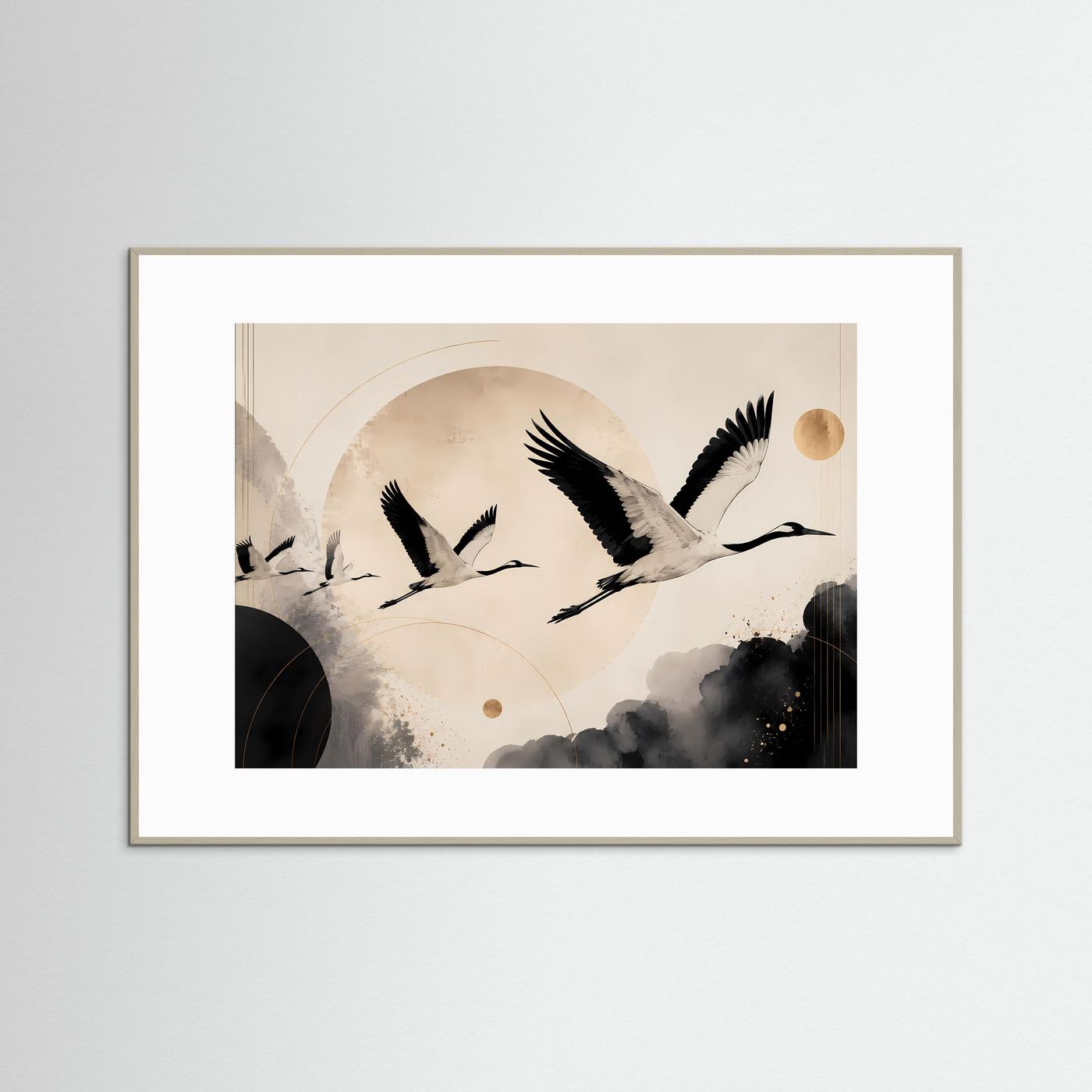 Poster mit fliegenden Kranichen in Schwarz und Beige, grauer Rahmen
