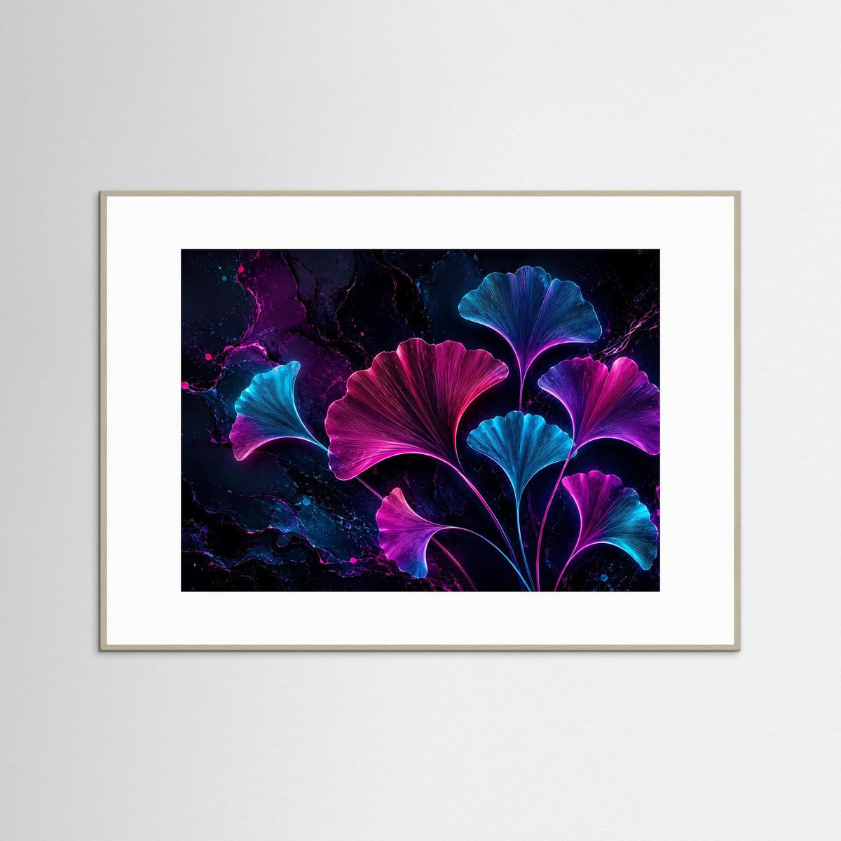 Abstraktes Ginkgo-Neonposter mit pink-blauen Blättern, im hellen Holzrahmen