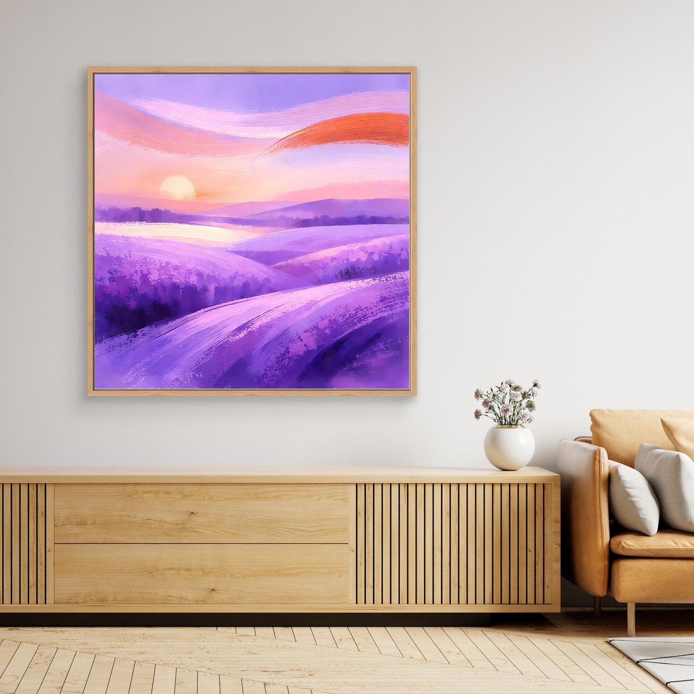 Quadratisches Leinwandbild mit hellem Rahmen, abstrakte Lavendellandschaft in Violett und Orange