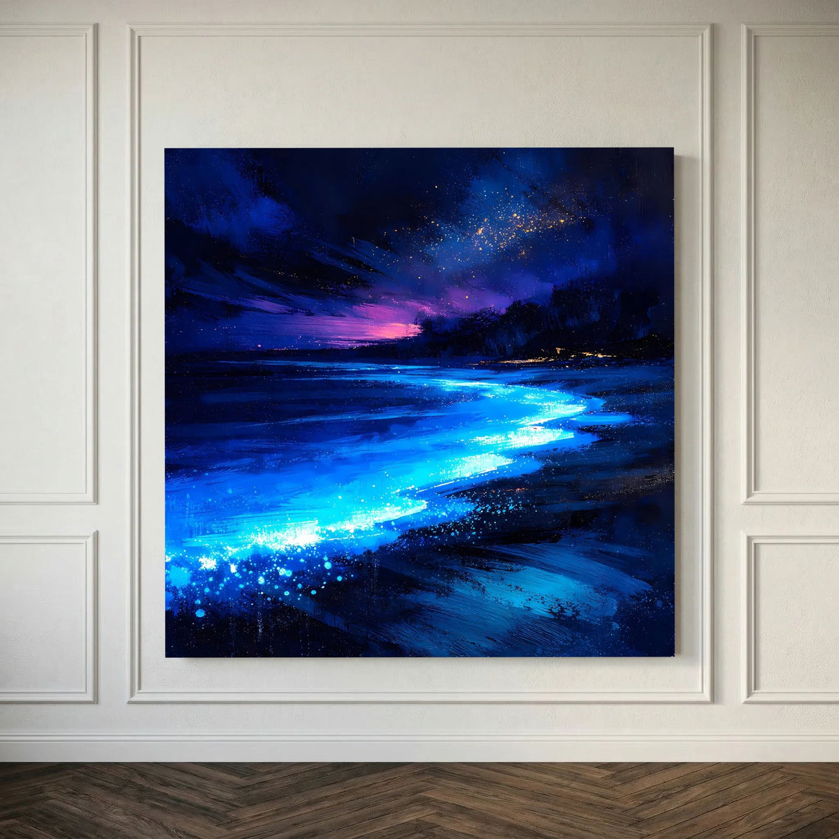 Leinwandbild Strand bei Nacht in Einfassung: blau leuchtende Wellen, violetter Himmel und Sterne.