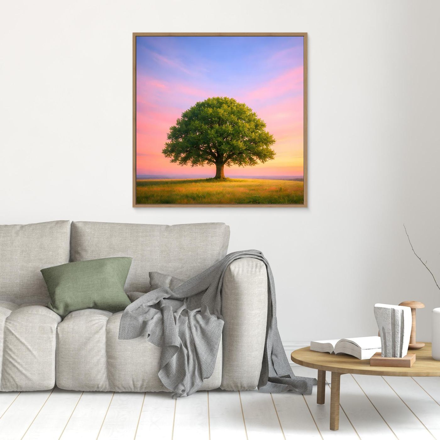 Leinwandbild mit Baum auf Wiese bei Sonnenuntergang, rosa Himmel, goldbrauner Rahmen
