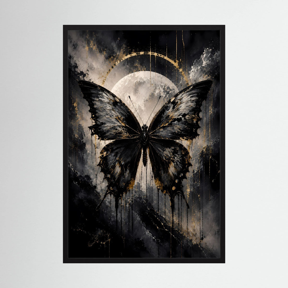Poster im Hochformat mit schwarzem Rahmen: schwarzer Schmetterling, goldene Mondelemente