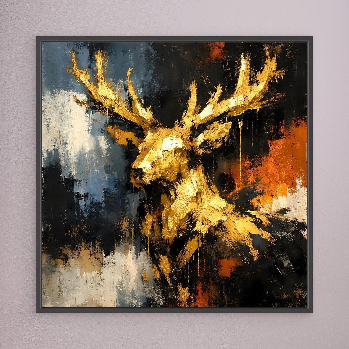 Leinwand-Wandbild: goldenes Hirschgeweih in abstraktem Schwarz, Blau und Orange, dunkler Rahmen