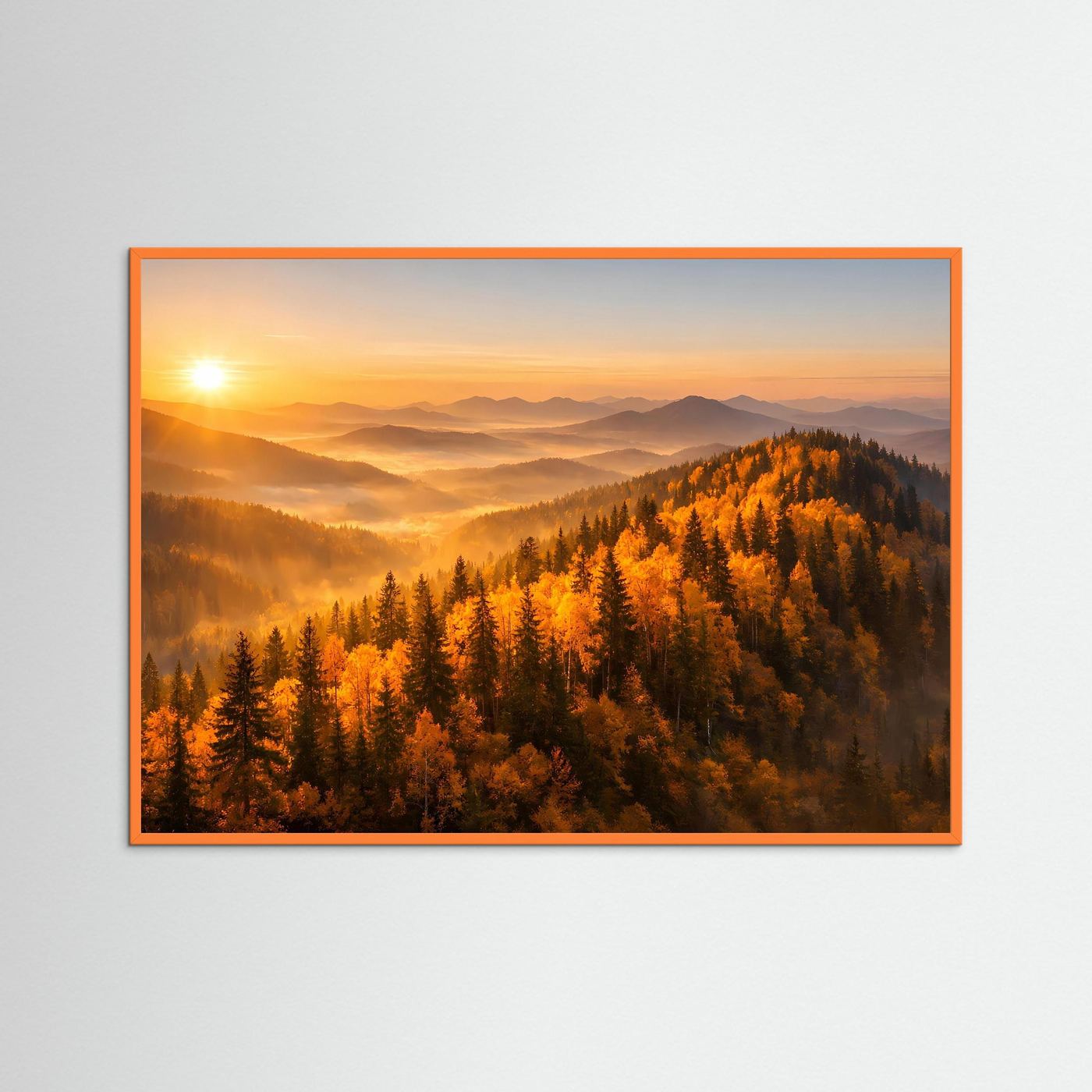 Wandbild mit orangefarbenem Rahmen, Herbstwald und Berge bei Sonnenaufgang.