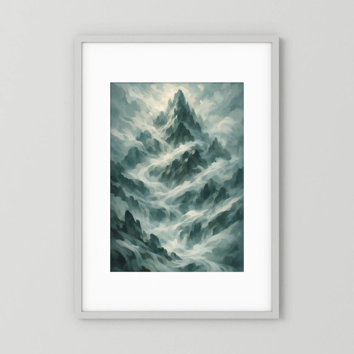 Hochformat-Wandposter: neblige Berglandschaft in Salbeigrün und Grau, weißer Rahmen
