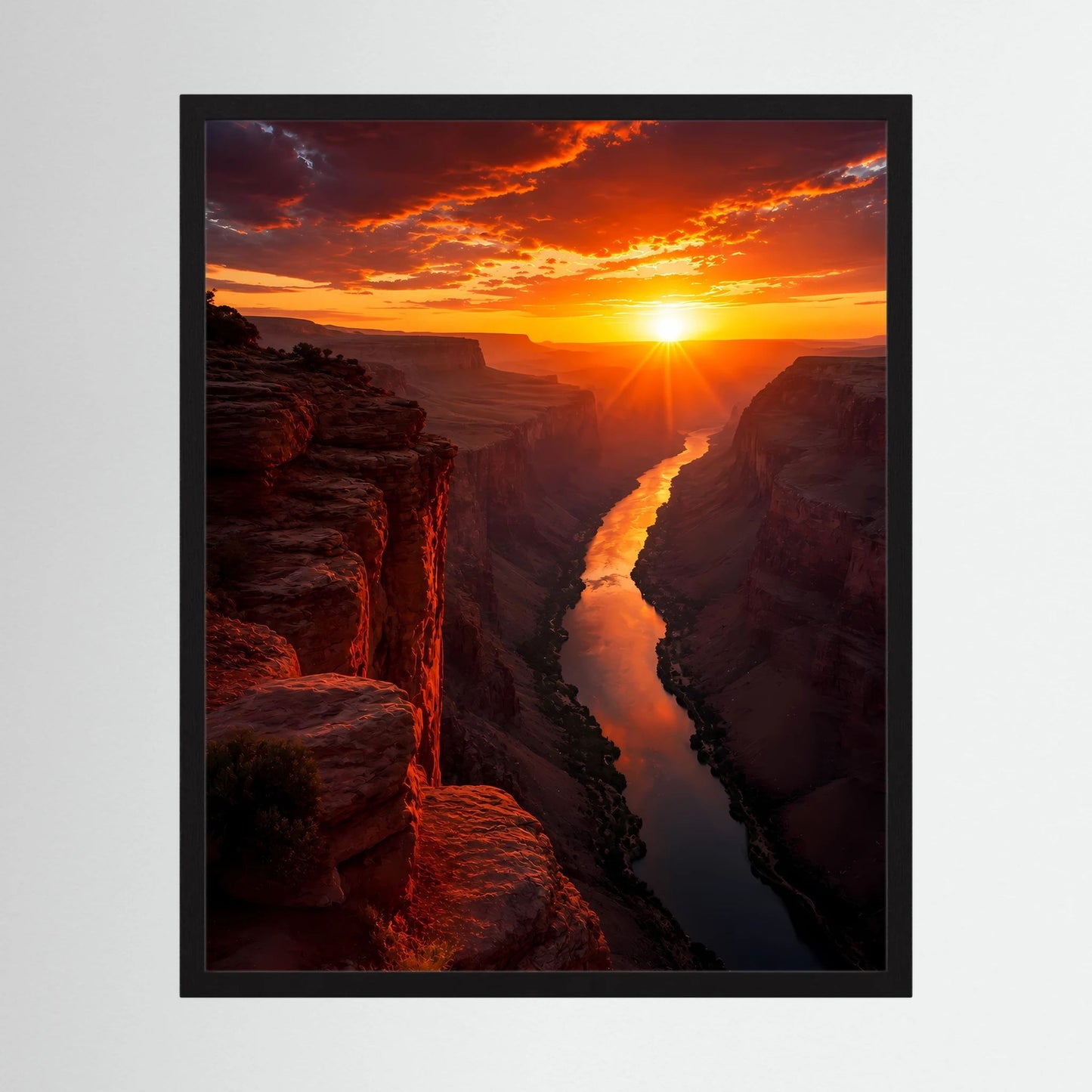 Gerahmtes Poster: Fluss zwischen Felsen bei Sonnenuntergang, Hochformat