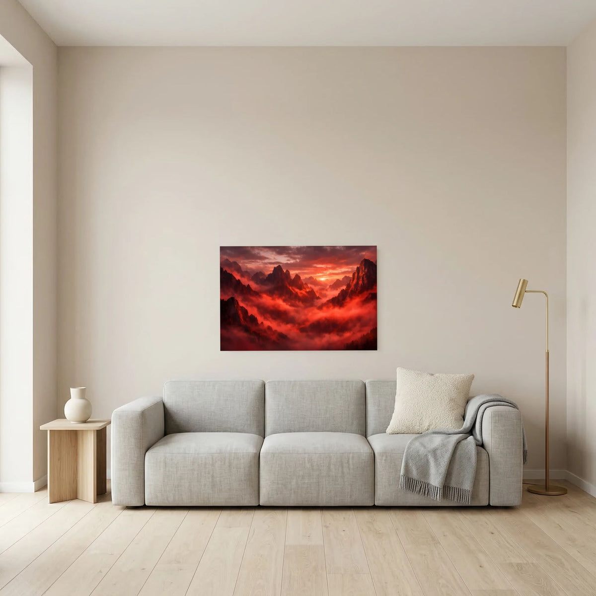 Wandbild im Querformat mit roten Felsenbergen, dichter Nebellandschaft und Abendsonne