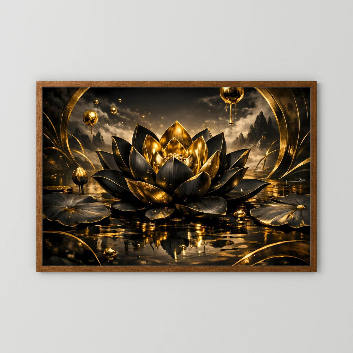 Wandbild im hellbraunen Holzrahmen: gold-schwarze Lotusblüte mit goldener Spiegelung