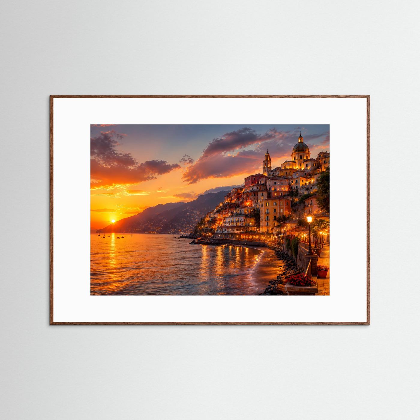 Amalfiküste Poster Querformat | Italienische Küstenstadt bei Sonnenuntergang | Mediterranes Wandbild mit Meer, Altstadt & goldener Abendstimmung