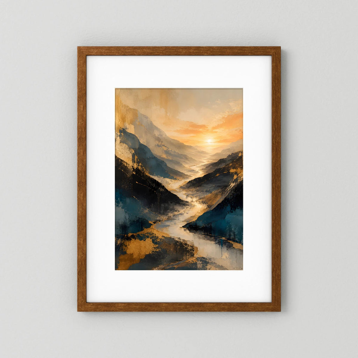 Kunstposter im Hochformat mit abstraktem Bergtal und Fluss in Blau- und Goldtönen, brauner Holzrahmen