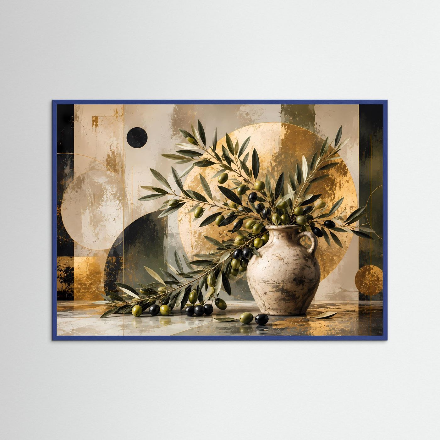 Olivenzweige in antiker Vase | Mediterranes Stillleben mit grünen & schwarzen Oliven in Gold, Creme und Dunkelgrün | Moderne abstrakte Wandkunst