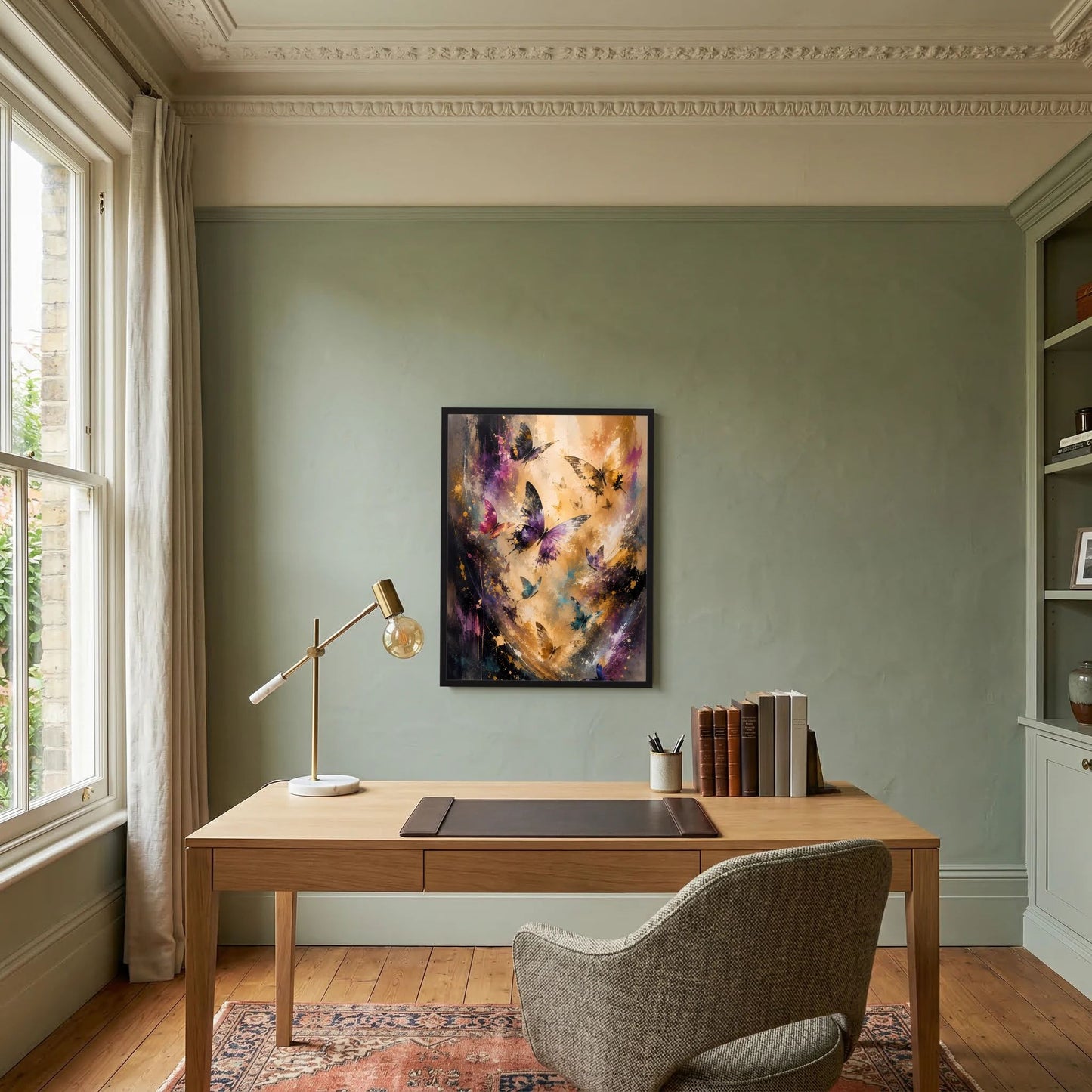 Hochformat-Poster mit abstrakten Schmetterlingen im Aquarell-Look in Gold, Violett und Blau