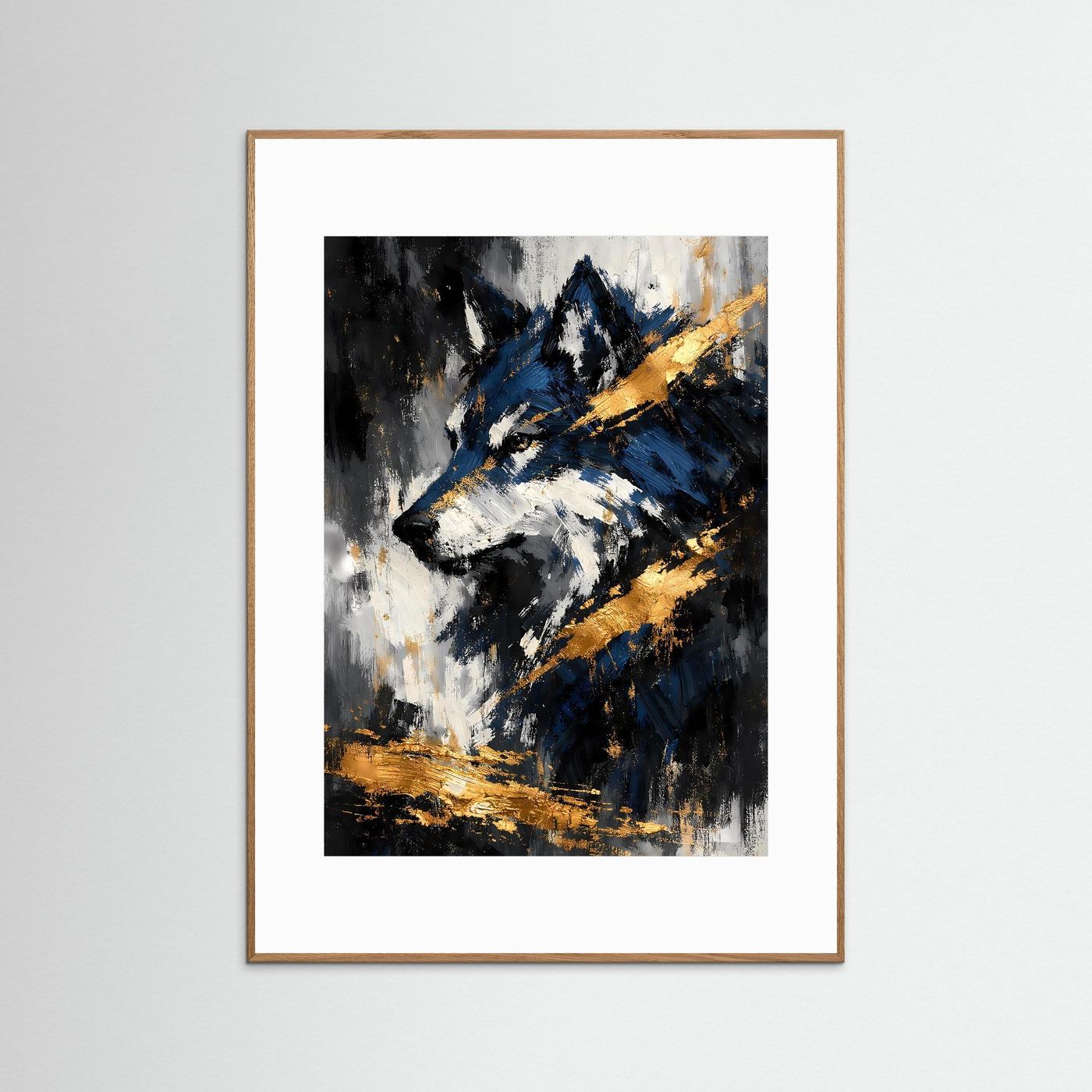 Abstraktes Wolfskopf-Kunstposter (Hochformat) in Blau, Schwarz & Gold, hellbrauner Rahmen
