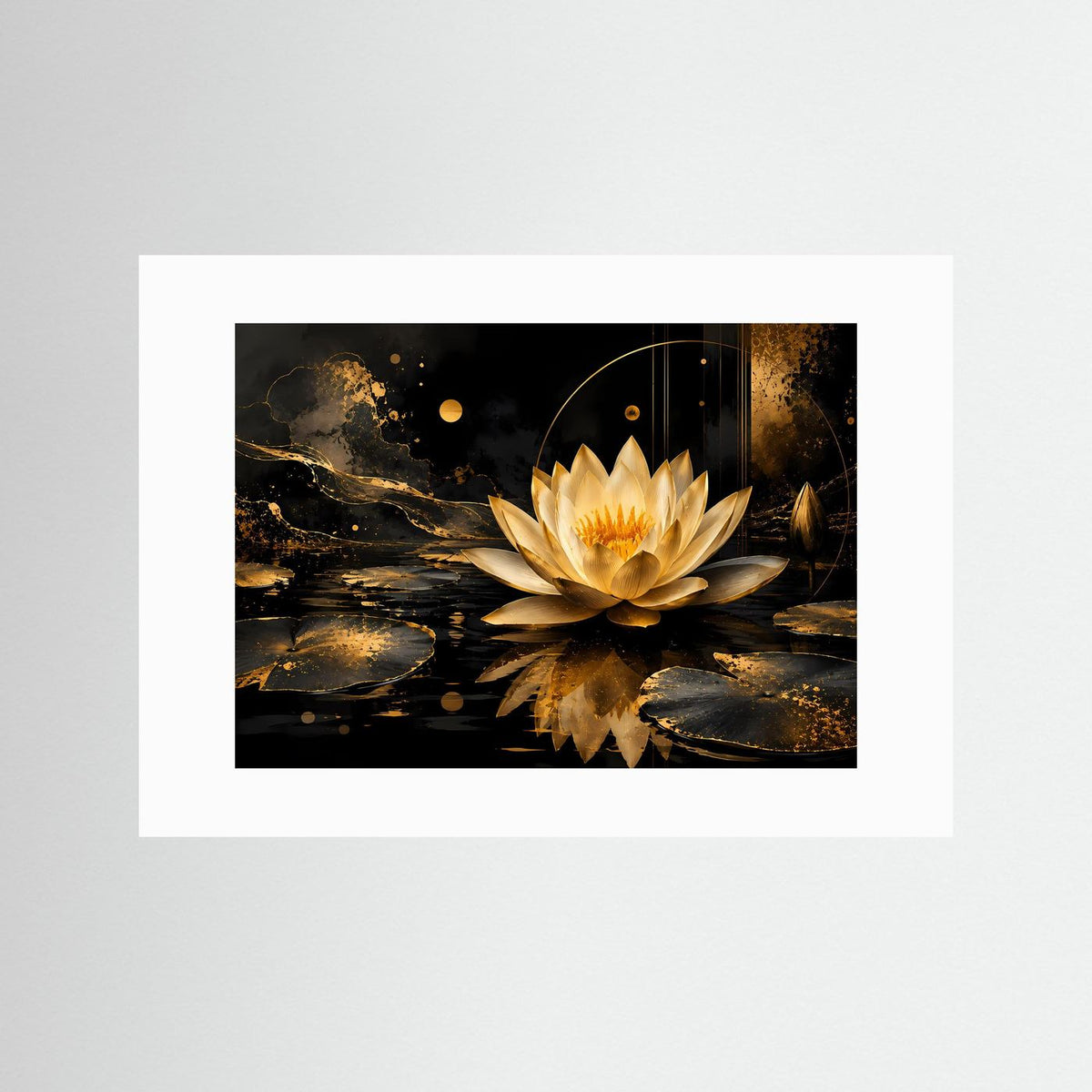 Poster mit goldener Lotusblüte auf schwarzem Wasser, weißes Passepartout