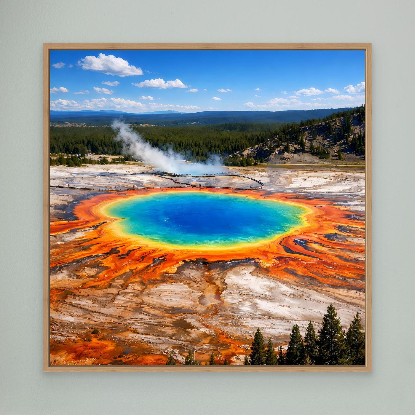 Leinwandbild Grand Prismatic Spring mit blaugrünem Becken und Dampf, Rahmen aus hellem Holz