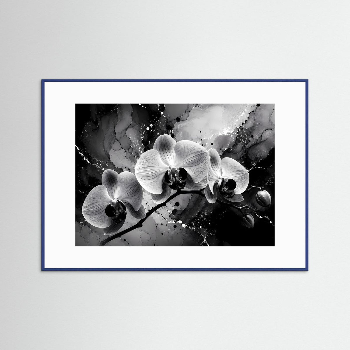 Orchideen-Wandbild mit schwarz-weiß Blütenmotiv, blauer Rahmenfassung