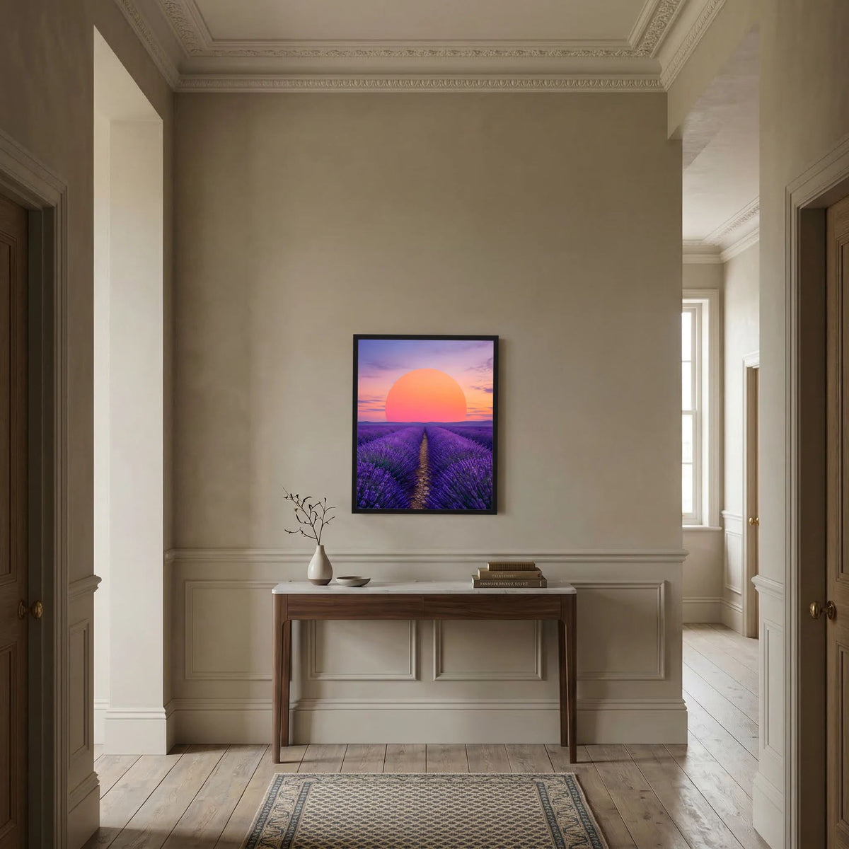 Hochformat-Poster mit lila Lavendelfeld, orangefarbener Sonne am Horizont, schwarzer Rahmen