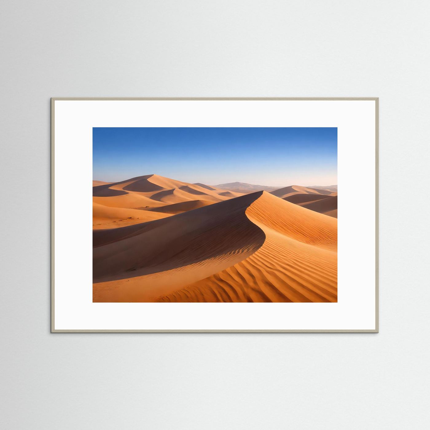Poster mit Sahara-Wüstendünen, heller Holzrahmen