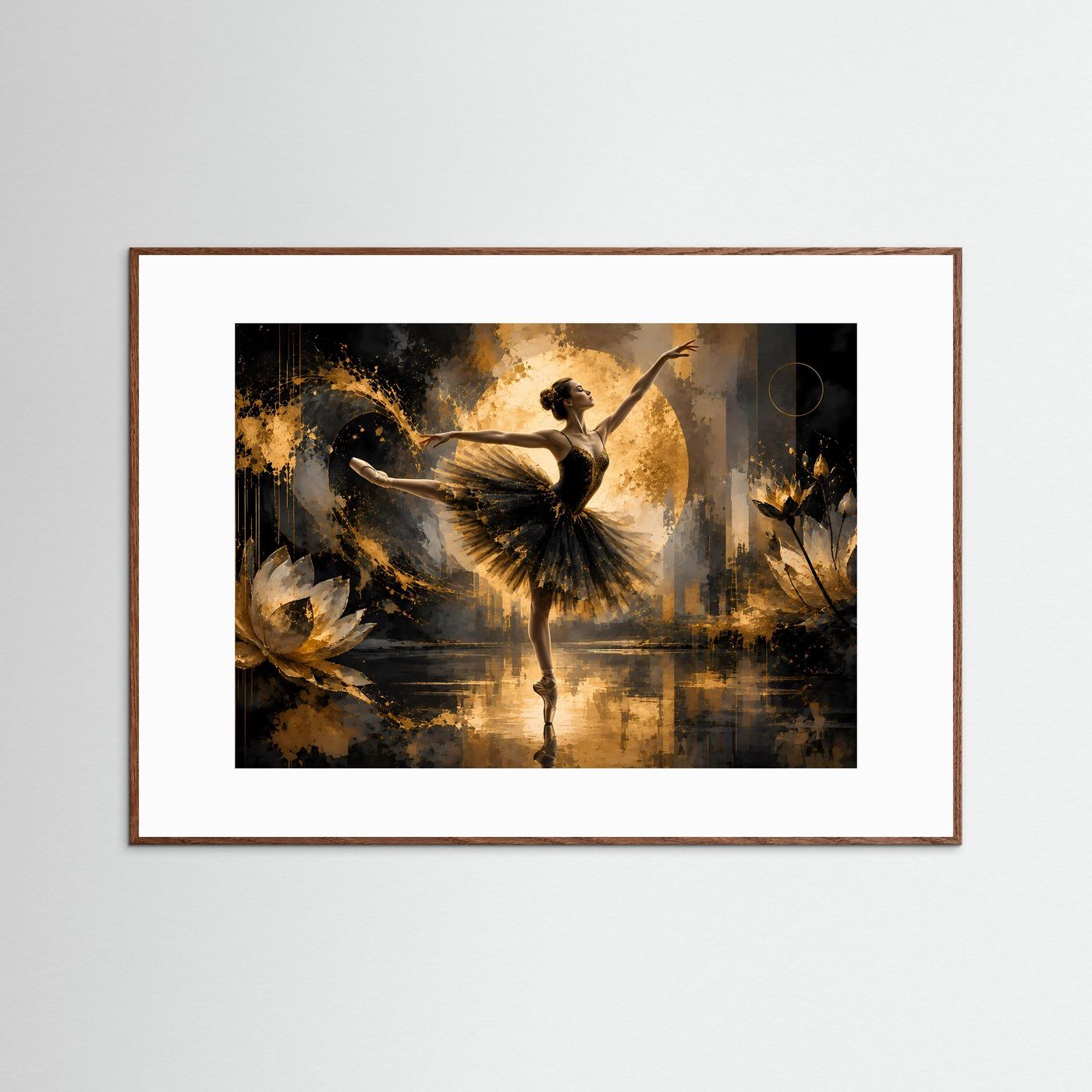 Gerahmter Poster-Druck mit Ballerina in Schwarz und Gold, braunes Rahmenprofil