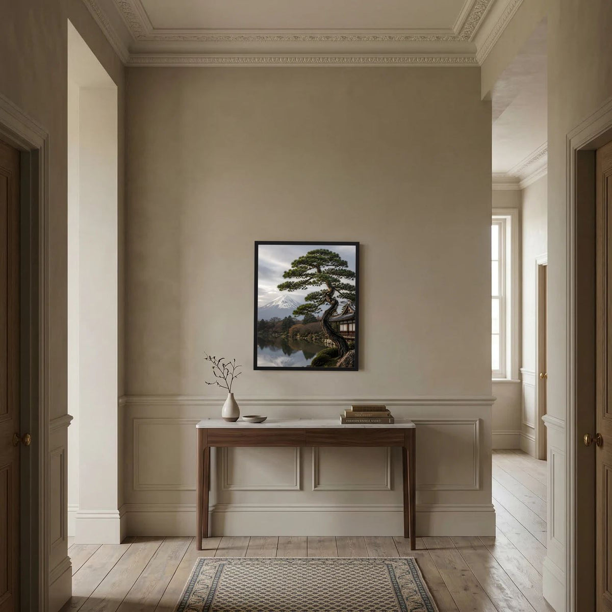 Kleines gerahmtes Wandposter: Kiefer am See mit Tempel und Fuji, hochformatig.