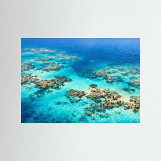 Querformat-Poster mit Korallenriff über türkisblauem Meer