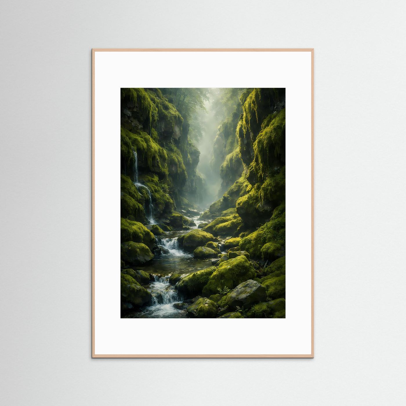 Vertikales Natur-Poster Waldschlucht mit Moosgrün und Bach; weißer Rahmen