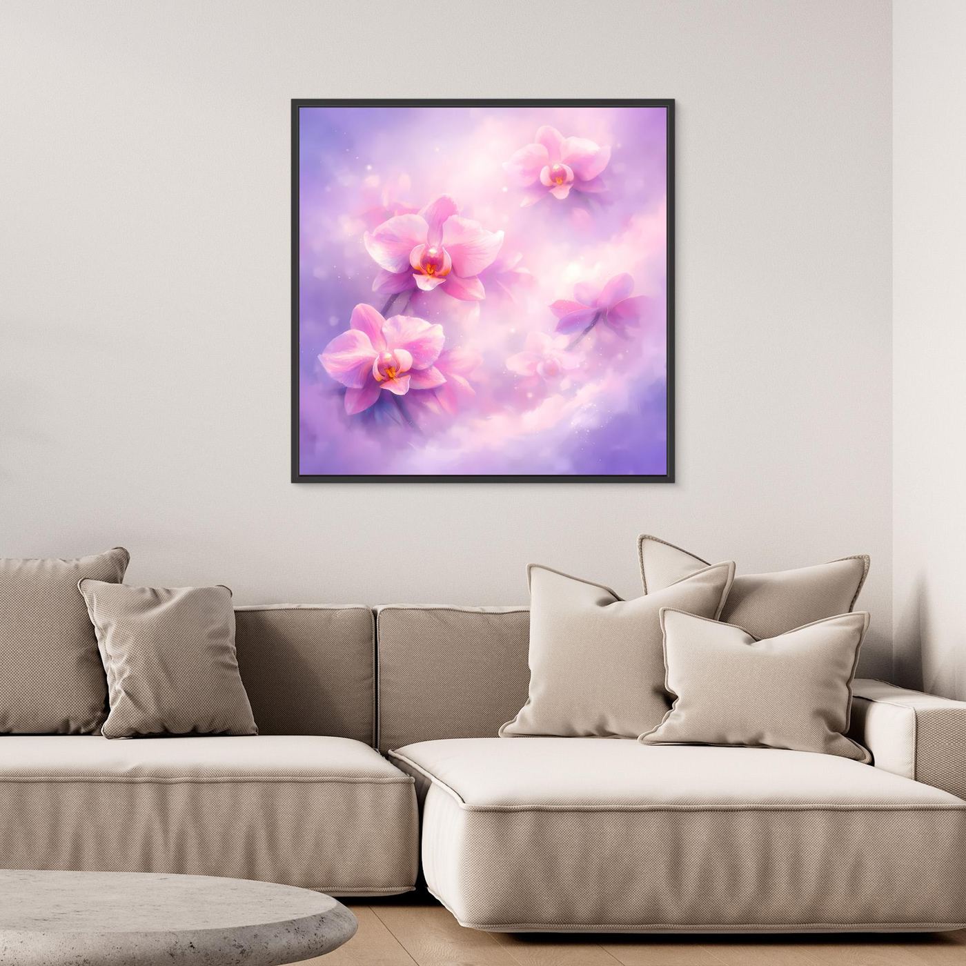 Leinwandbild mit pastellfarbenen Orchideen, lila-pinkes Motiv, mit schwarzem Rahmen.