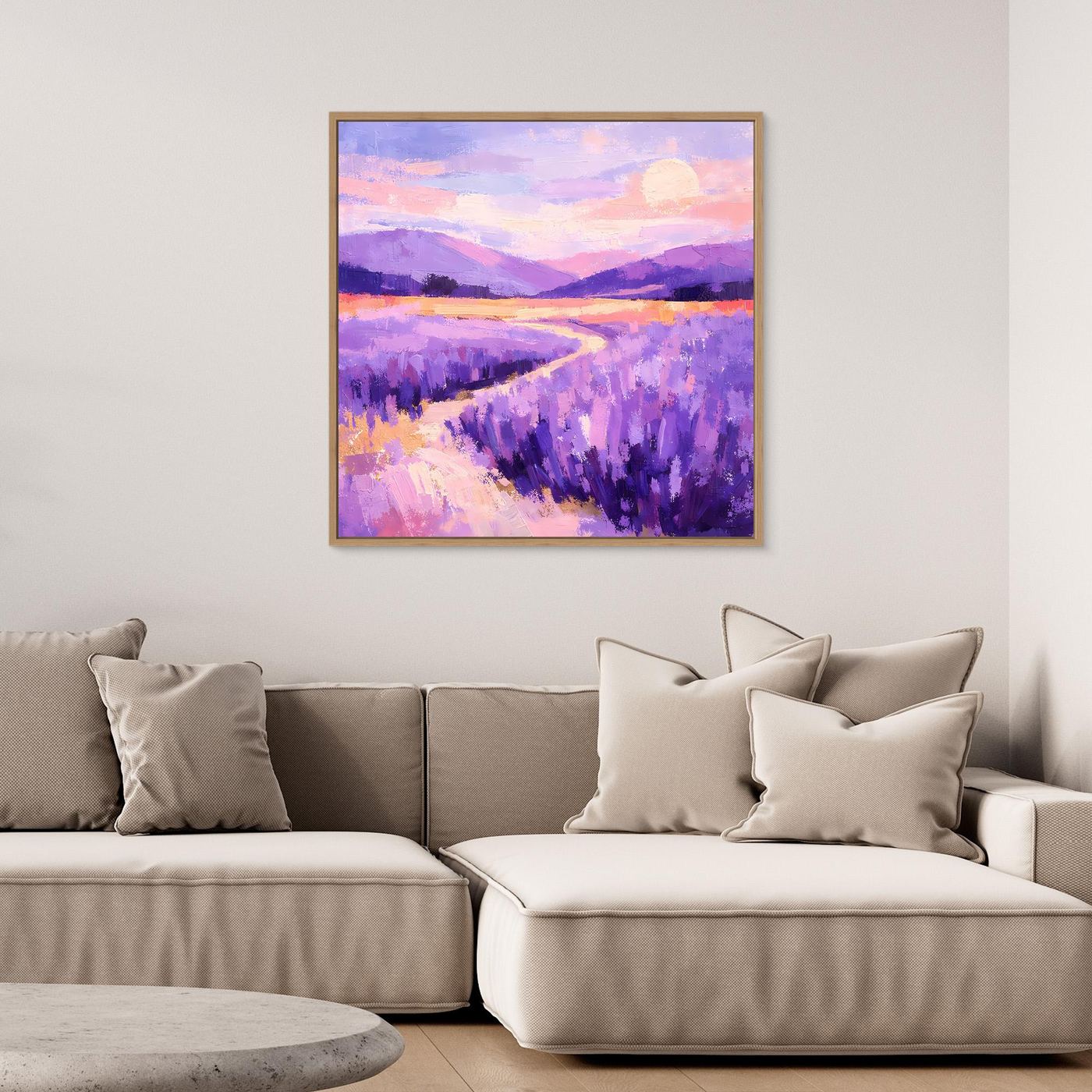 Wandbild mit Lavendelfeld und Bergen, lila abstrahiert, goldener Rahmen
