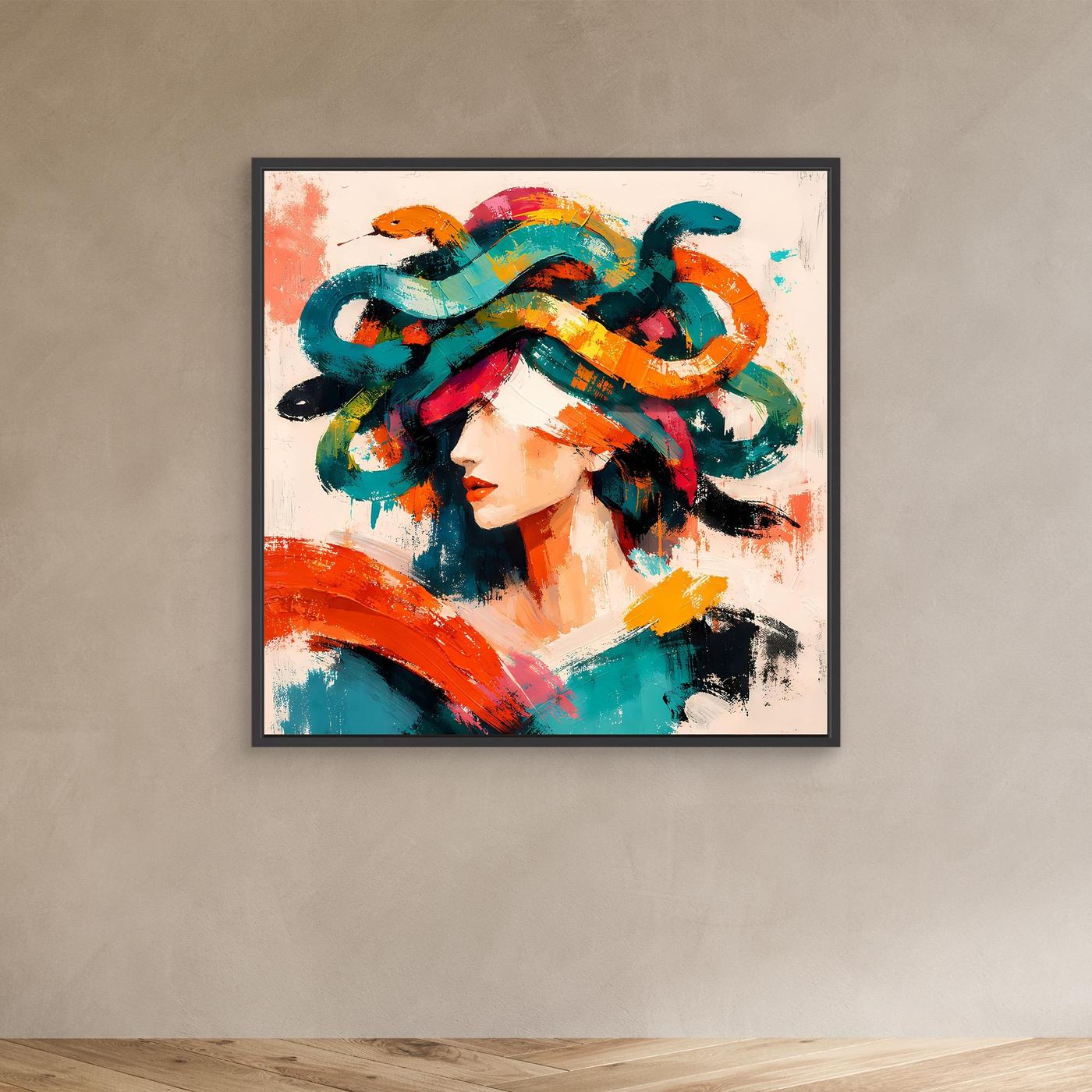 Leinwandbild im dunklen Rahmen mit Pop-Art-Porträt einer Frau und bunten Medusen-Schlangen
