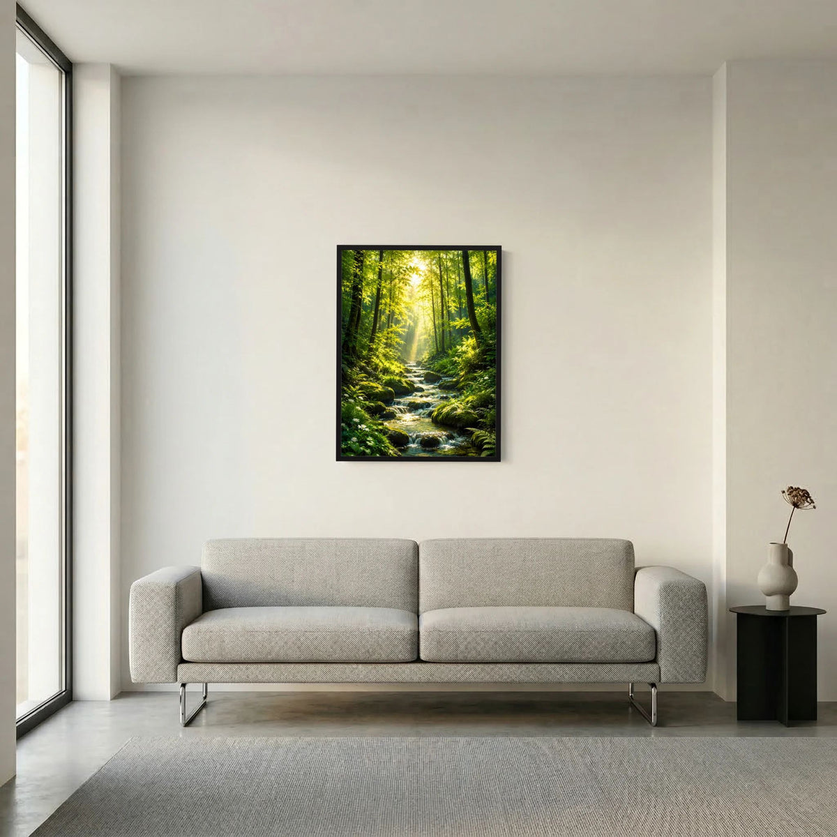 Hochformat-Poster mit Waldpfad, Bachlauf und Sonnenlicht, schwarz gerahmt