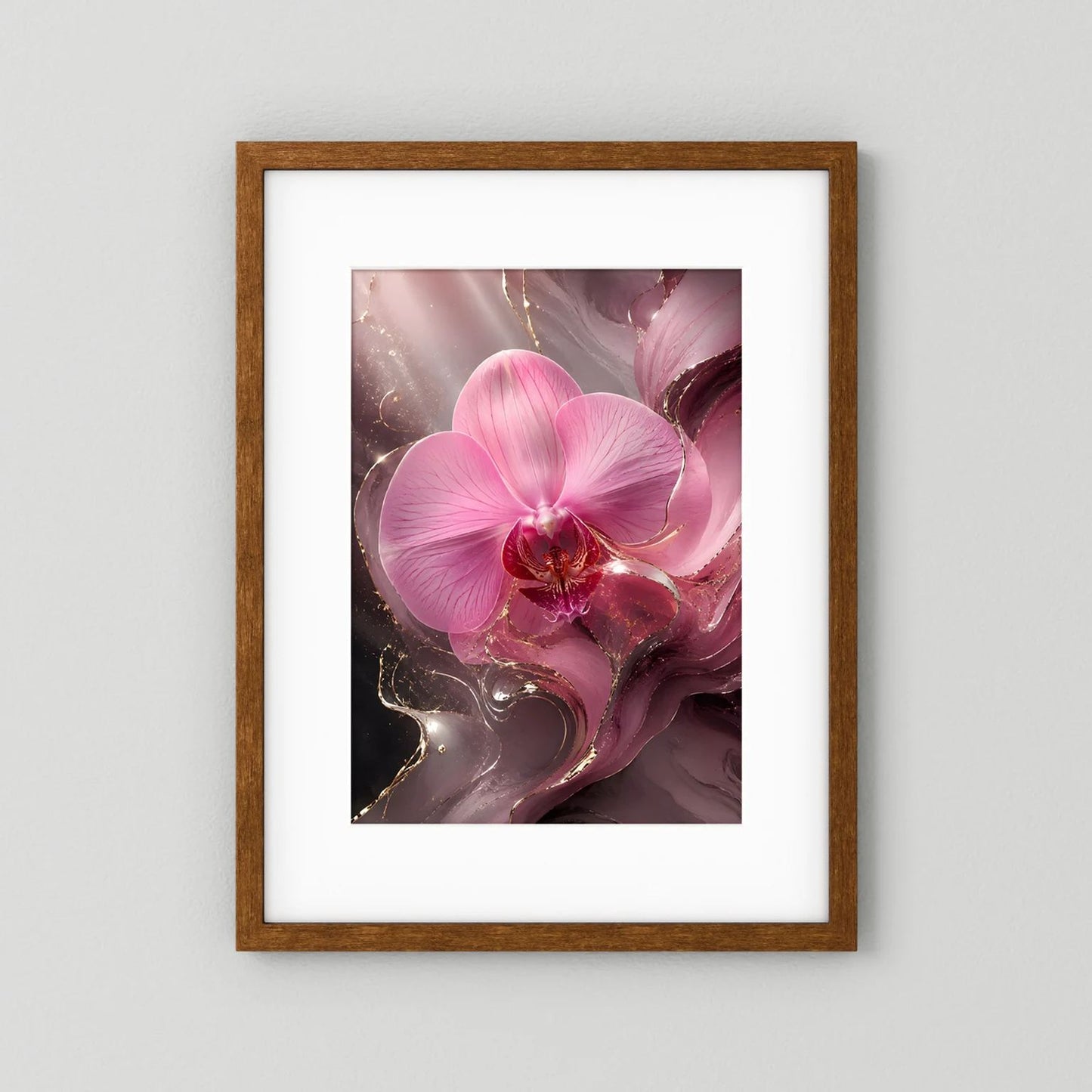 Orchideenposter mit rosa Blüte und goldenen Akzenten im dunklen Holzrahmen