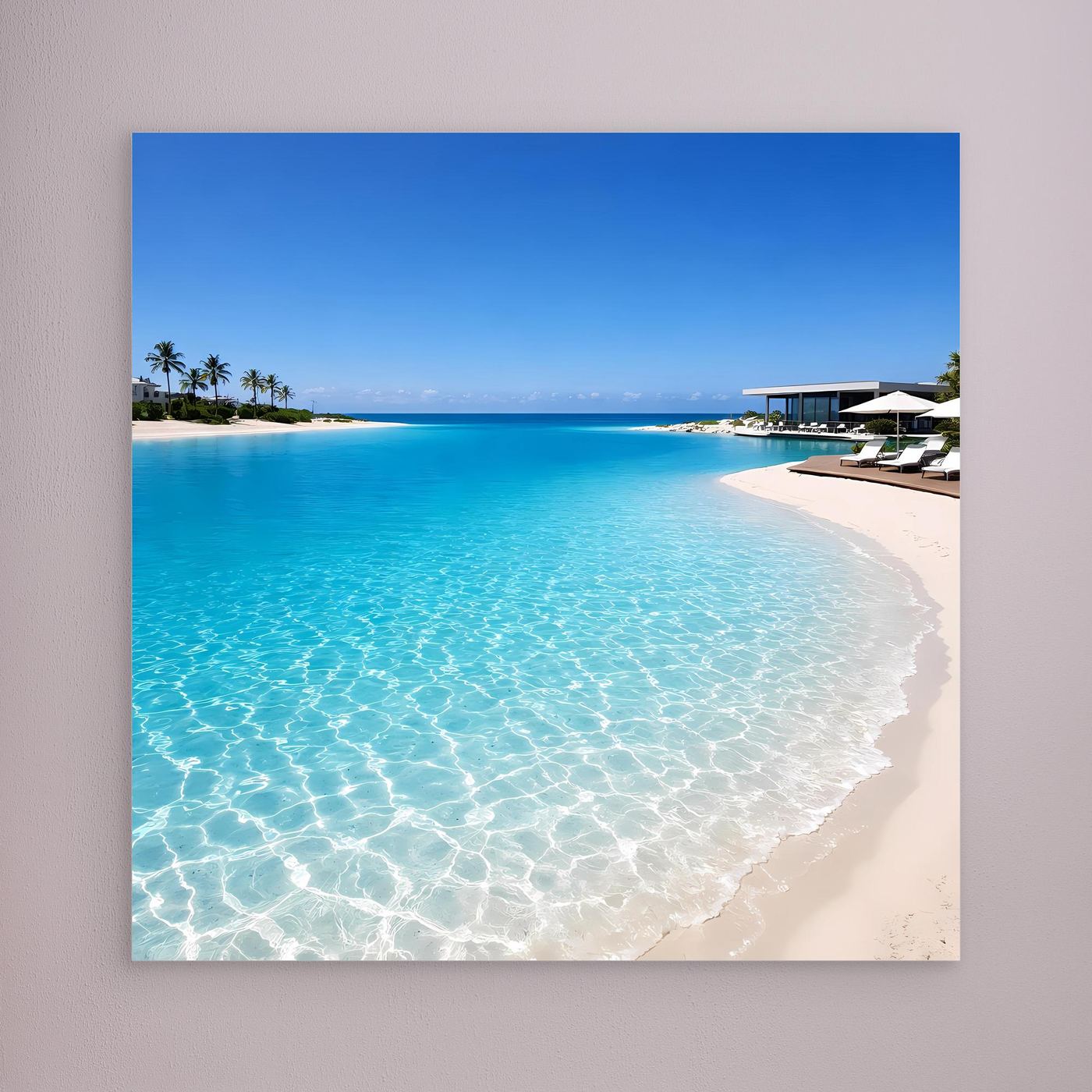 Leinwandbild: türkisblaues Meer mit Sandstrand und Palmen, ohne sichtbaren Rahmen.