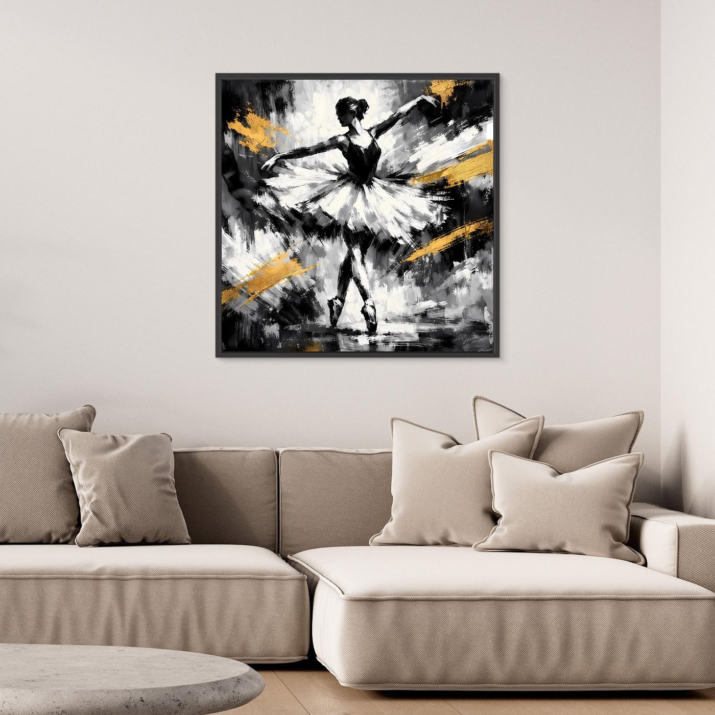 Abstraktes Leinwandbild mit Ballerina in Schwarz-Weiß und goldenen Pinselstrichen, schwarzer Rahmen