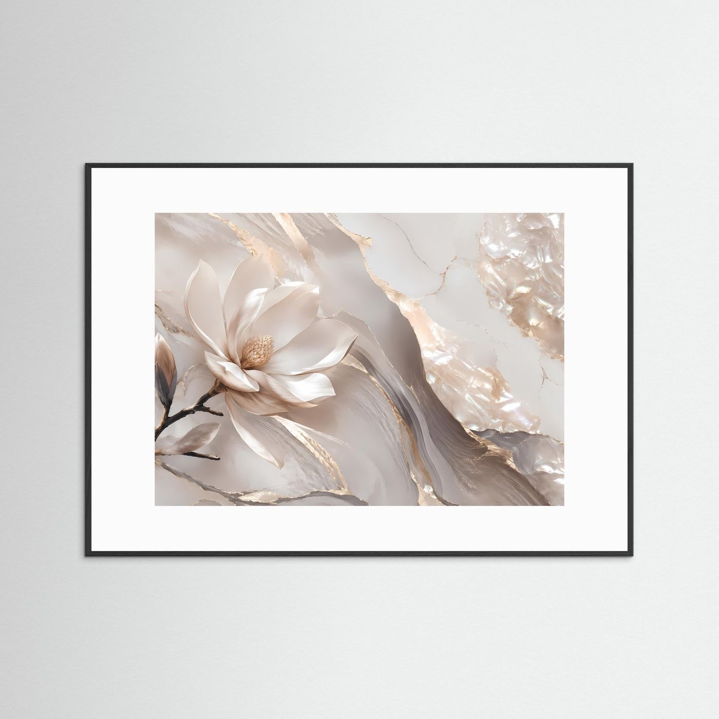 Florale Wandkunst mit weißer Magnolie, Perlmutt- und Goldakzenten, schwarzer Rahmen mit Passepartout.