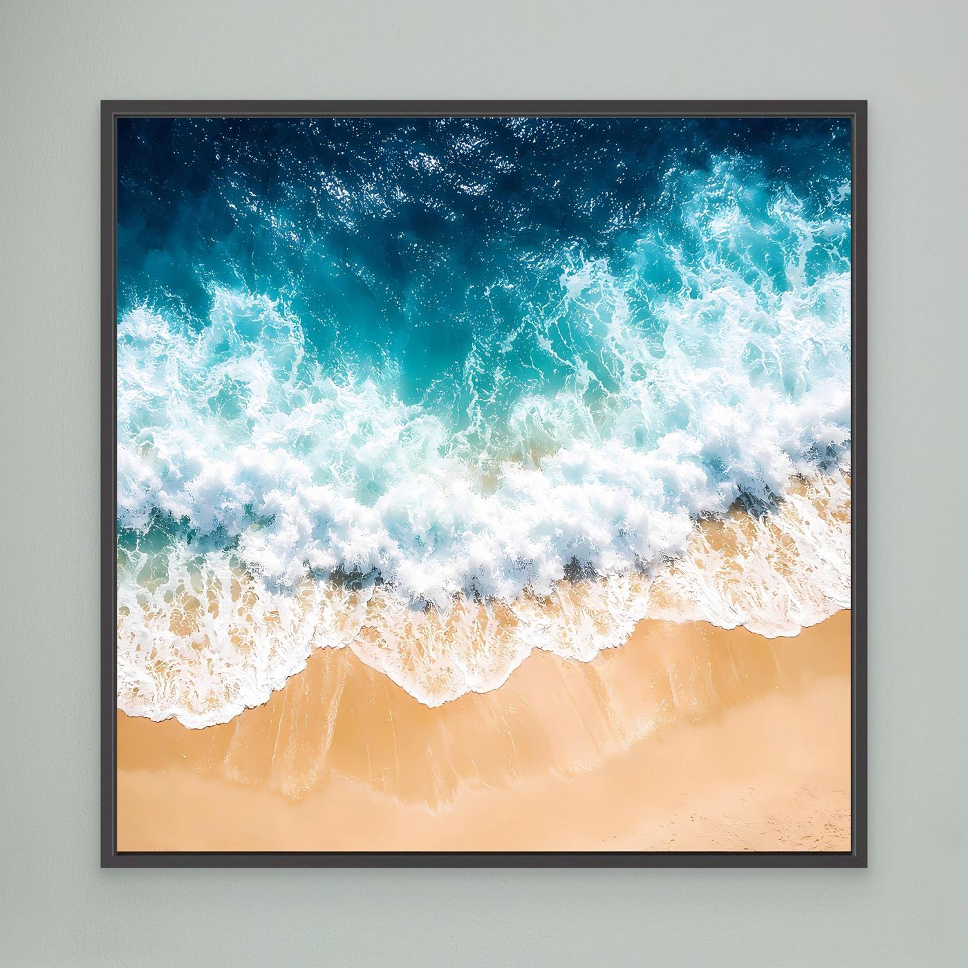 Leinwandbild Meer: türkisblaue Wellen, weißer Schaum und beiger Sandstrand, mit schwarzem Rahmen