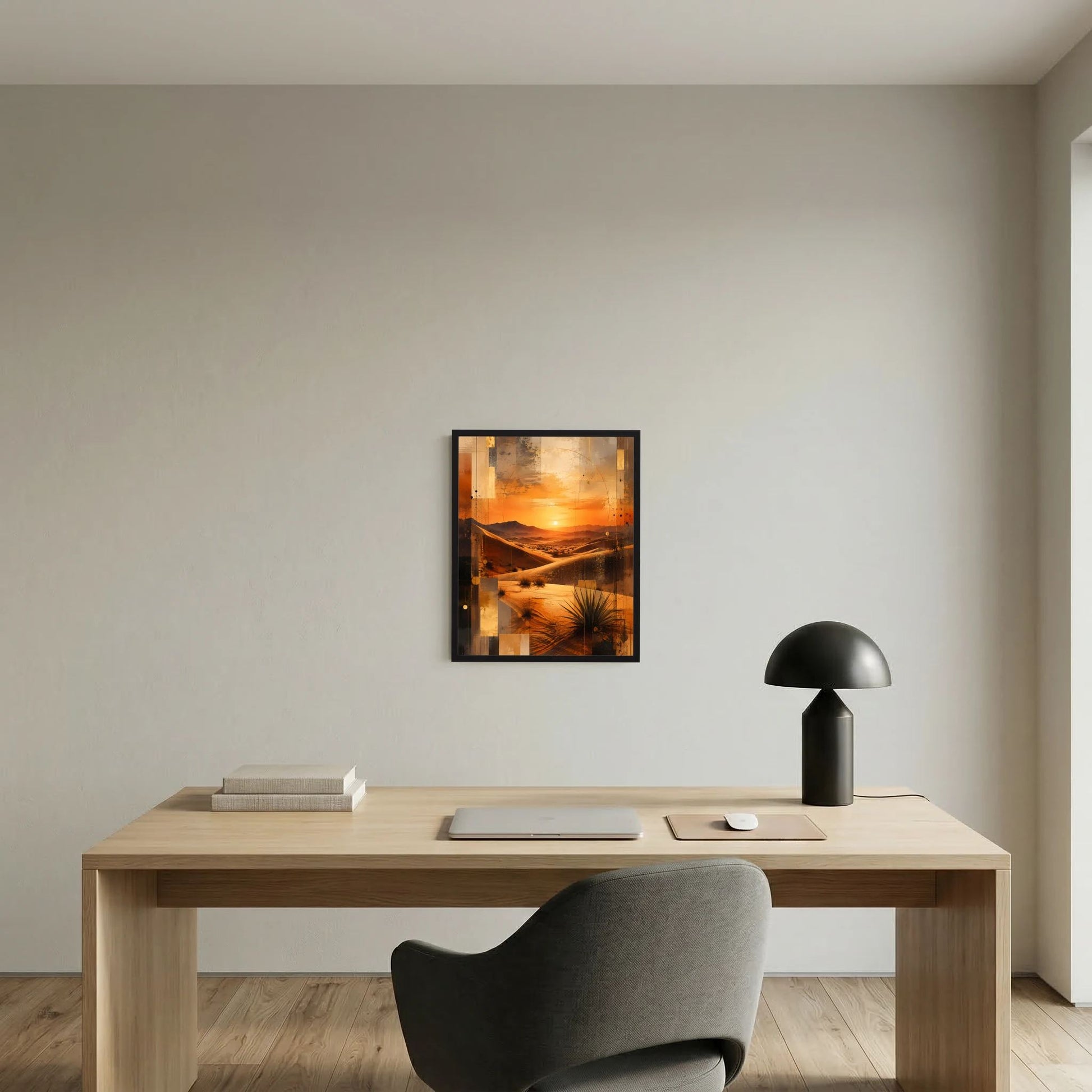 Kleines, gerahmtes Poster an der Wand: abstrakte Wüste mit Sonnenuntergang, Orange/Schwarz