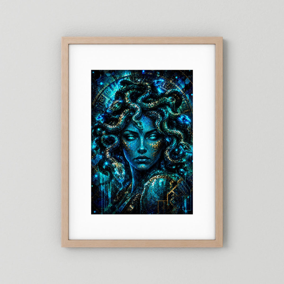 Medusa in Blau & Gold | Mystische Mosaik Kunst | Poster Hochformat