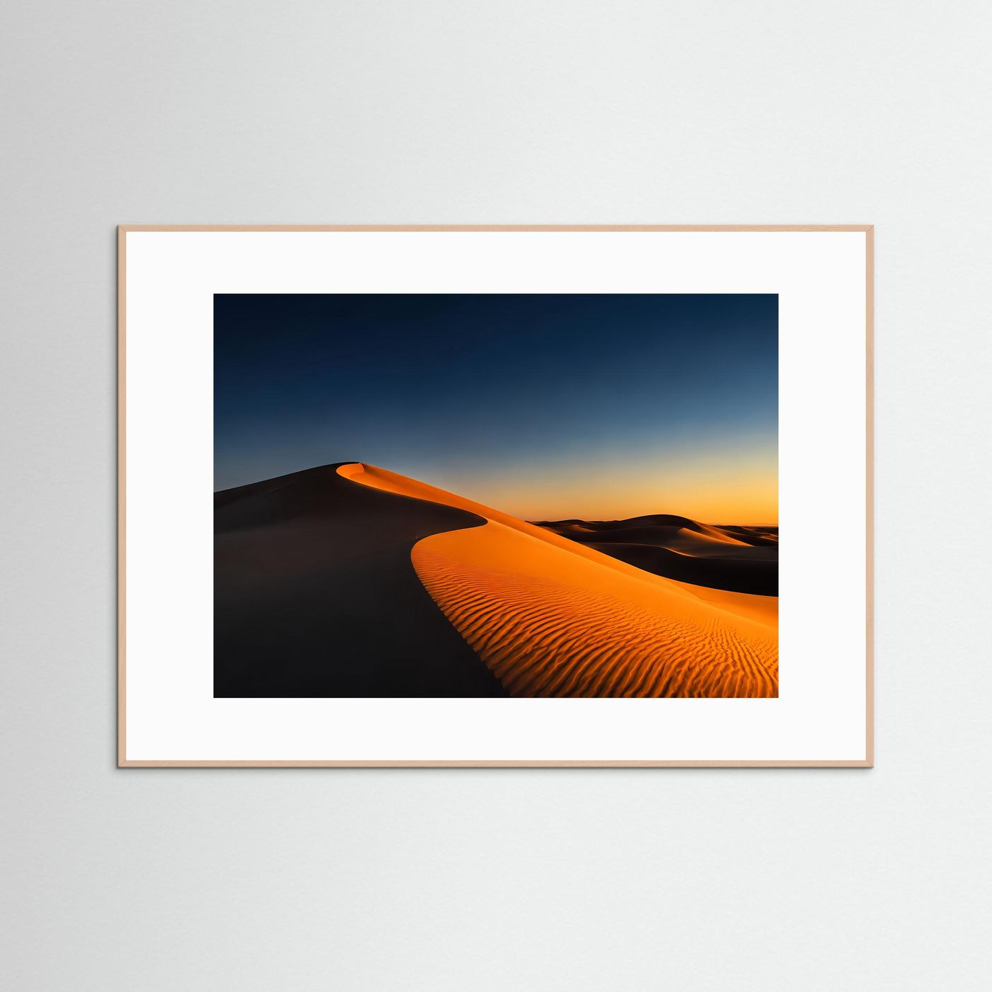 Goldene Wüstendünen bei Sonnenuntergang | Minimalistische Wüstenlandschaft