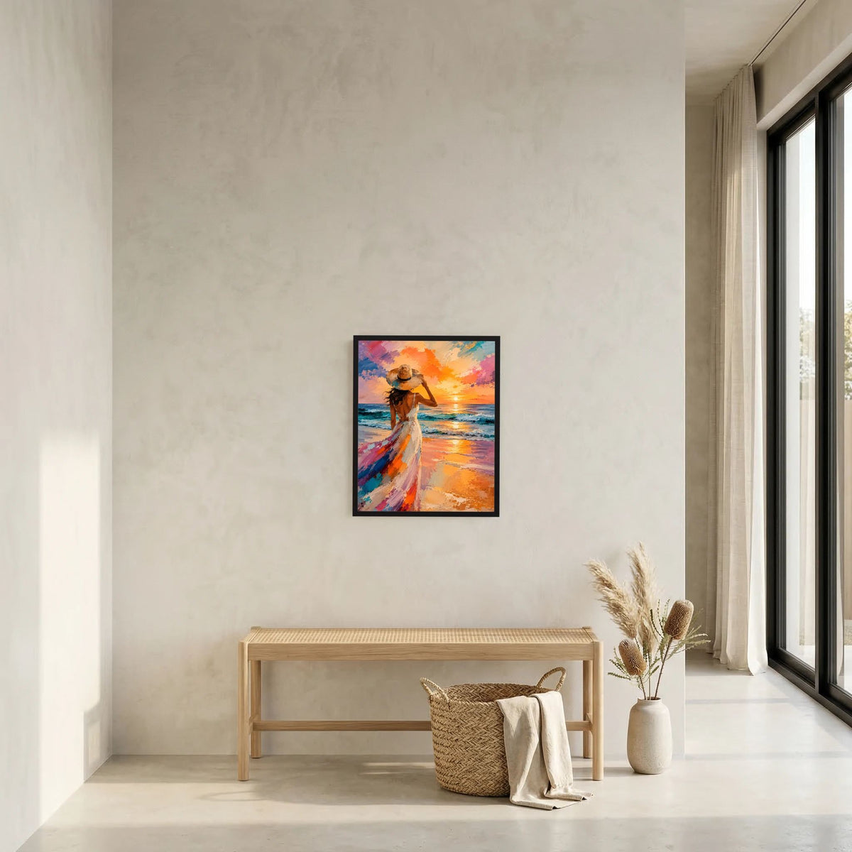 Wandposter im Rahmen mit Frau im Hut am Strand und buntem Sonnenuntergang