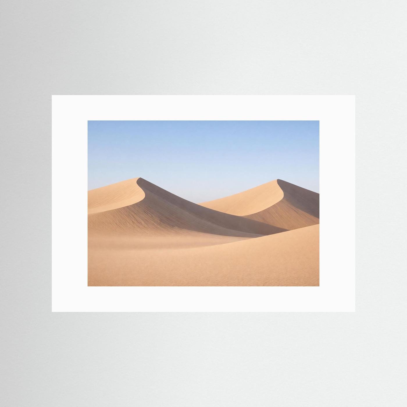 Sanfte Sanddünen in harmonischer Kurve | Minimalistische Natur Poster Querformat