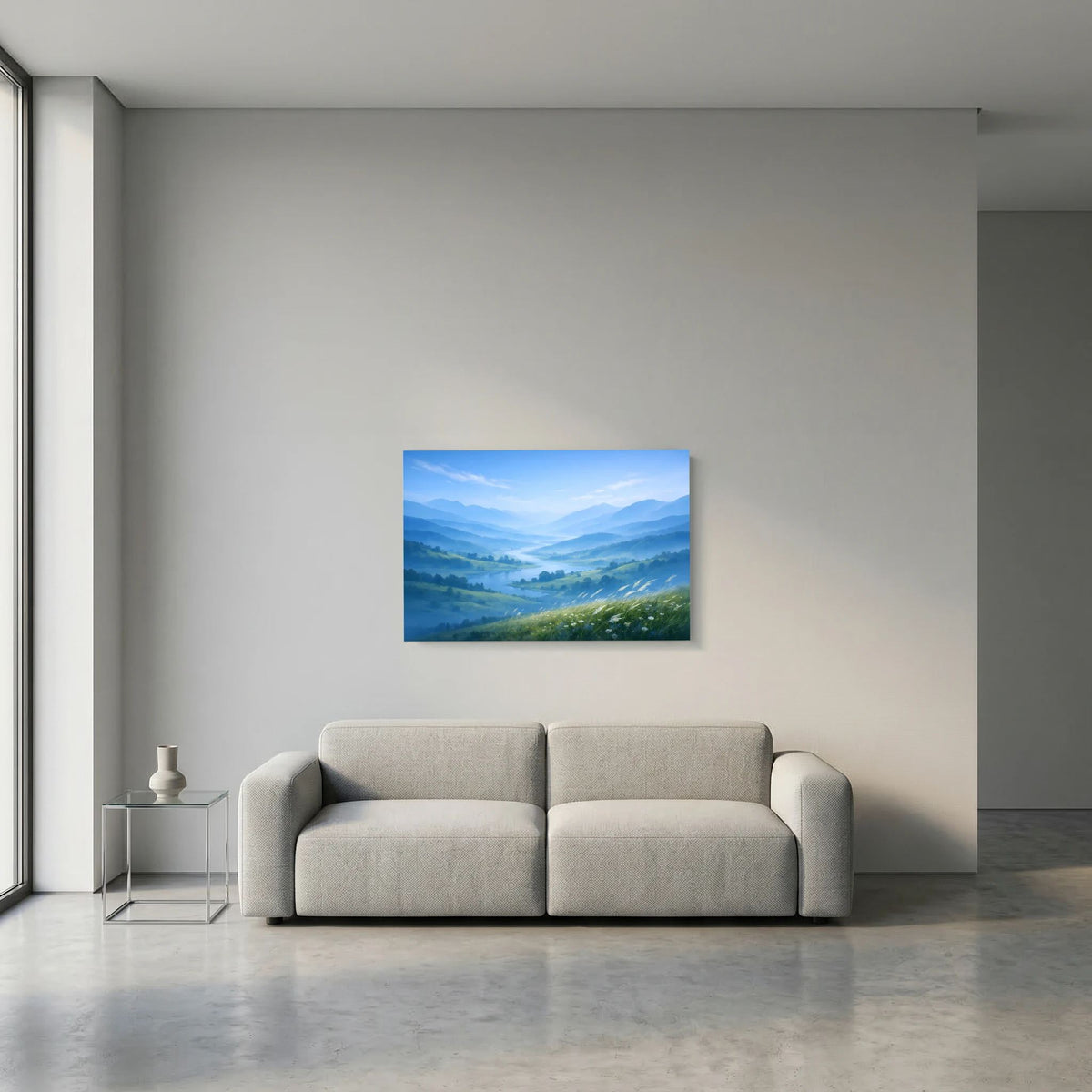 Querformatiges Wandbild mit blauer Einfassung: Alpennebel über grüner Wiese