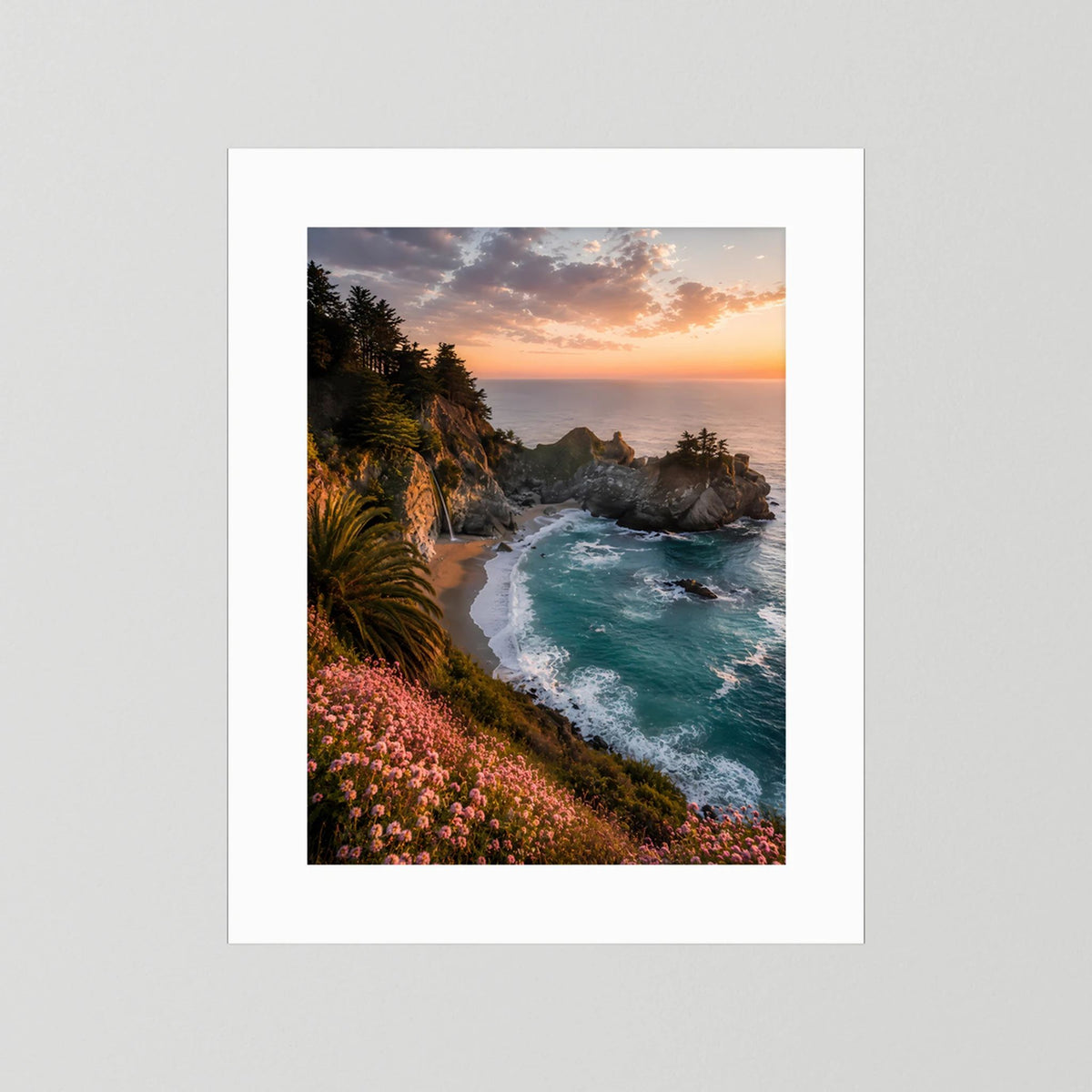 Weiß gerahmtes Kunstposter Hochformat: Felsküste mit türkisblauem Meer, Blumen, Sonnenuntergang