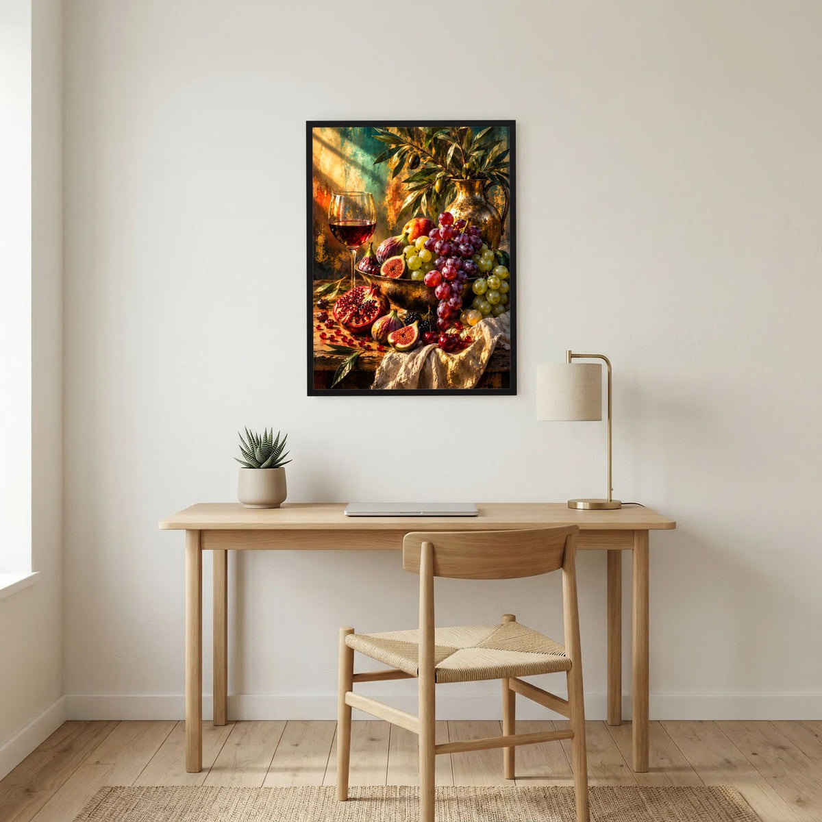 Hochformatiges Poster mit Obst- und Weinstillleben: Trauben und Feigen im schwarzen Rahmen