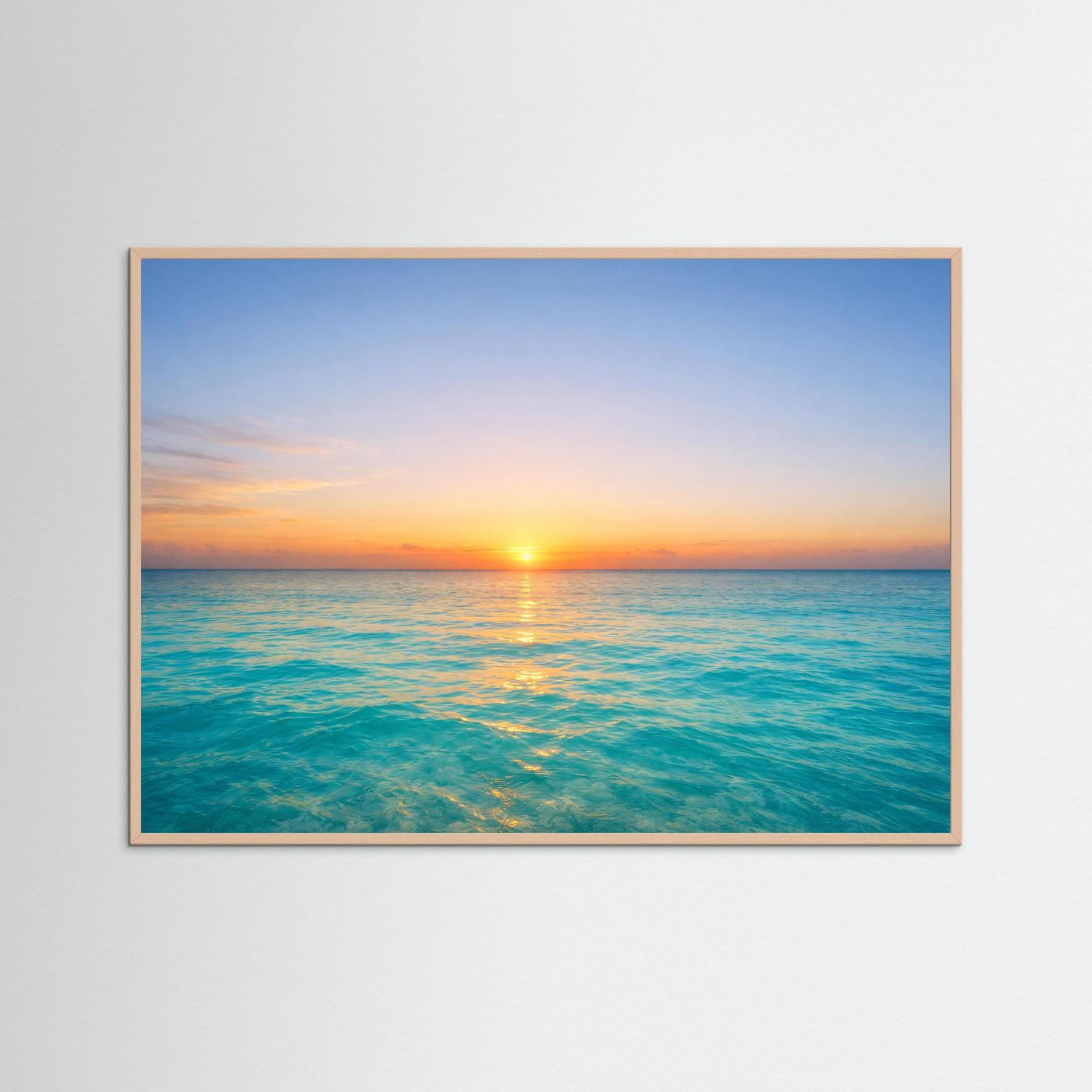 Poster im Querformat mit blauem Holzrahmen: Sonnenuntergang über türkisblauem Meer