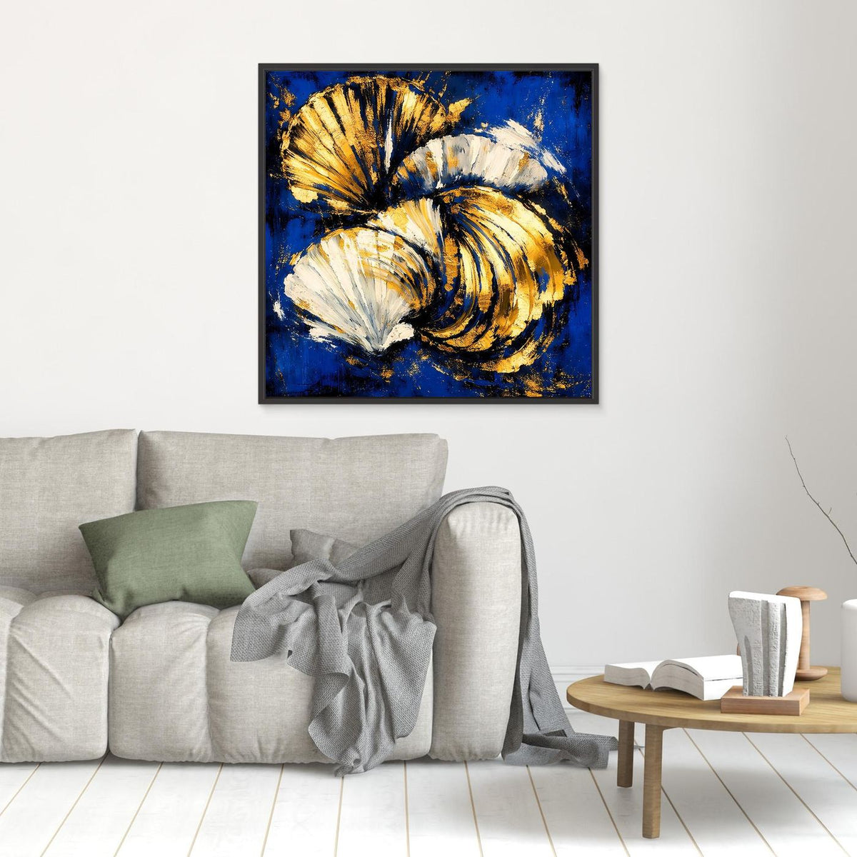Leinwand-Wandbild mit abstrakten Muscheln, Blau, Weiß und Gold, schwarzer Rahmen