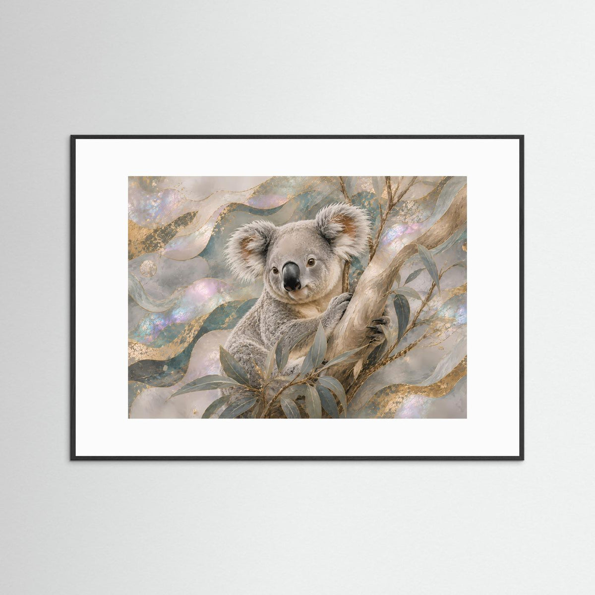 Poster mit Koala zwischen Eukalyptuszweigen im schwarzen Rahmen mit weißem Rand