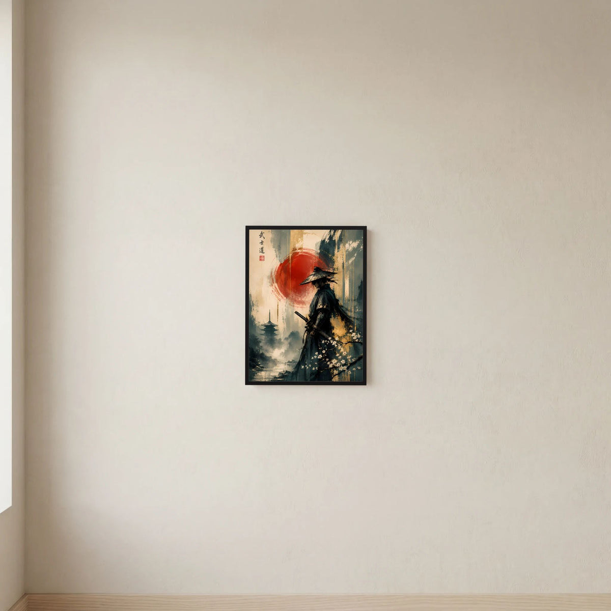 Gerahmtes Hochformat-Poster: Samurai vor roter Sonne, nebelige Berge und Himmelsfarben